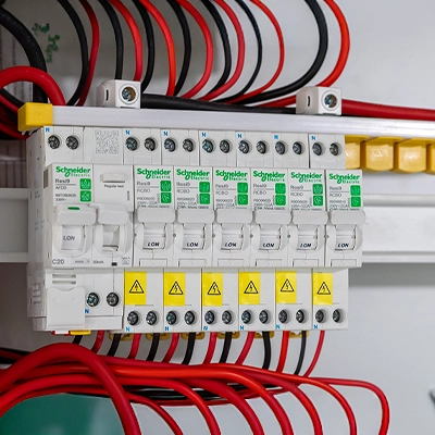 A switchboard installation with PDL Resi9 circuit protection devices.