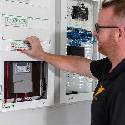 An electrician from Johnston Electrical undertaking a Club PDL Resi9 Field Trial.